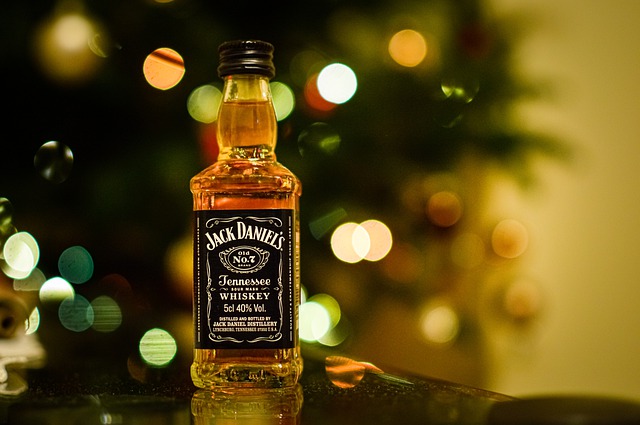 1. Jack Daniel's Single Barrel - A Smooth and Bold Tennessee Whiskey